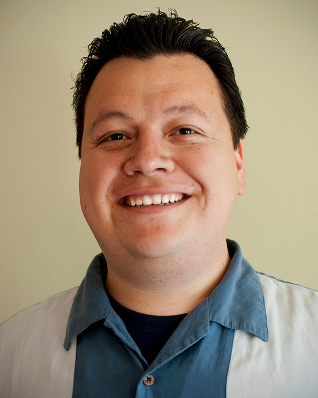 Daniel Herrera Headshot